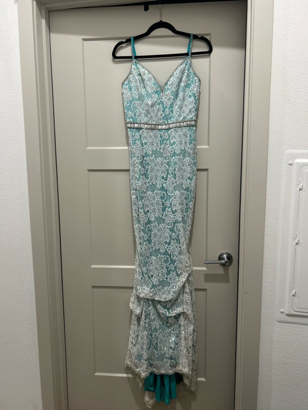 Beautiful teal Johnathan Kayne prom Dress Size 6